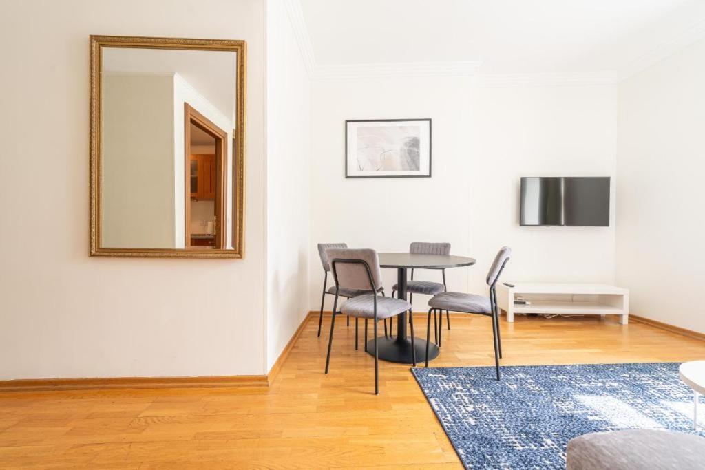 Old Town Square Residence Tallinn Ngoại thất bức ảnh